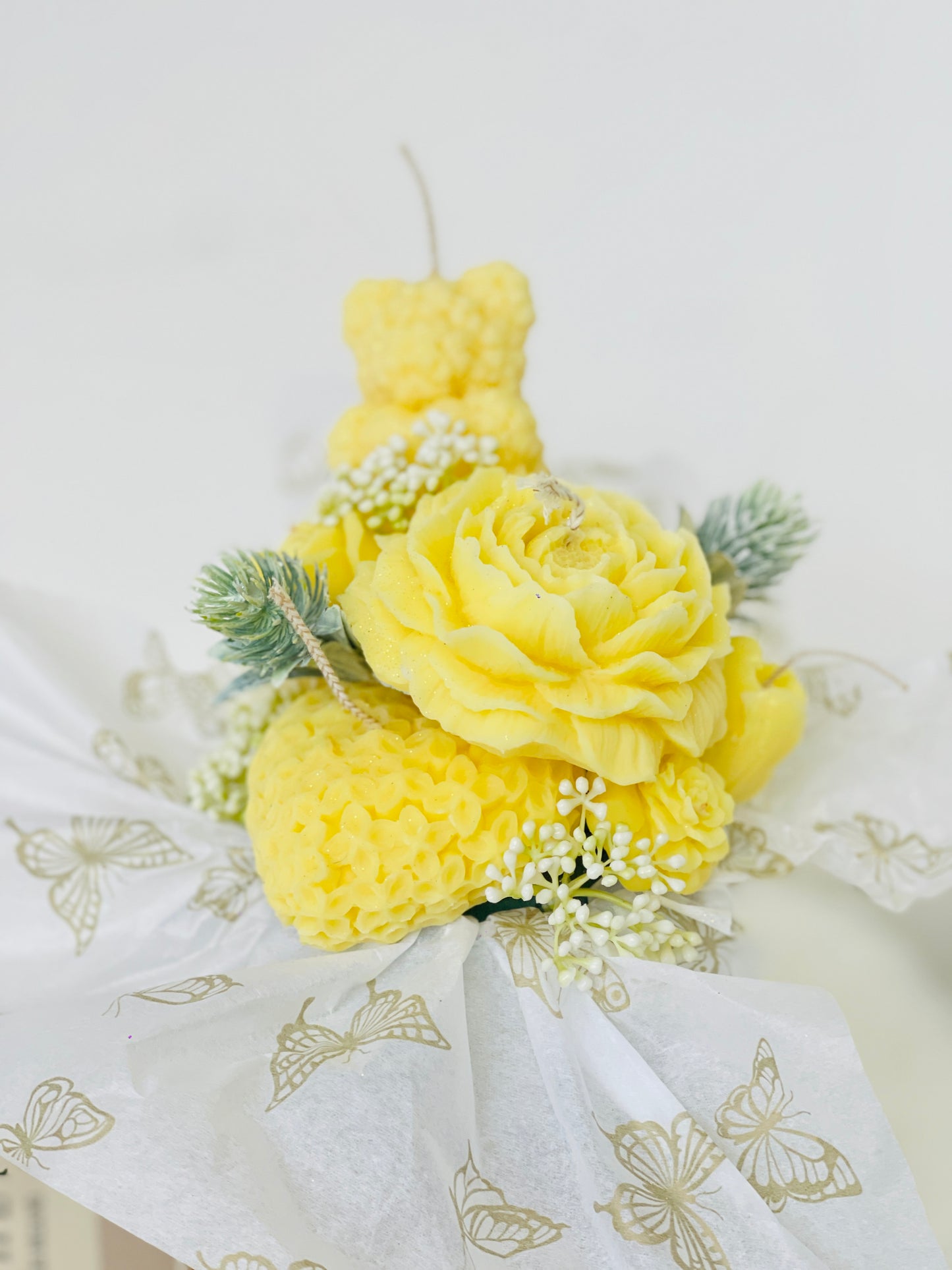Handmade Soy Wax Yellow Flower Candle Bouquet with Dried Flowers - Perfect Gift Idea